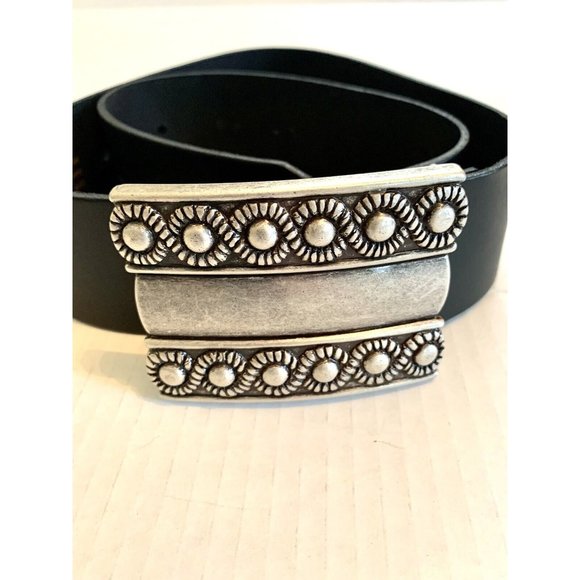 women’s black leather belt with silver embossed buckle made in Spain. - Picture 2 of 10